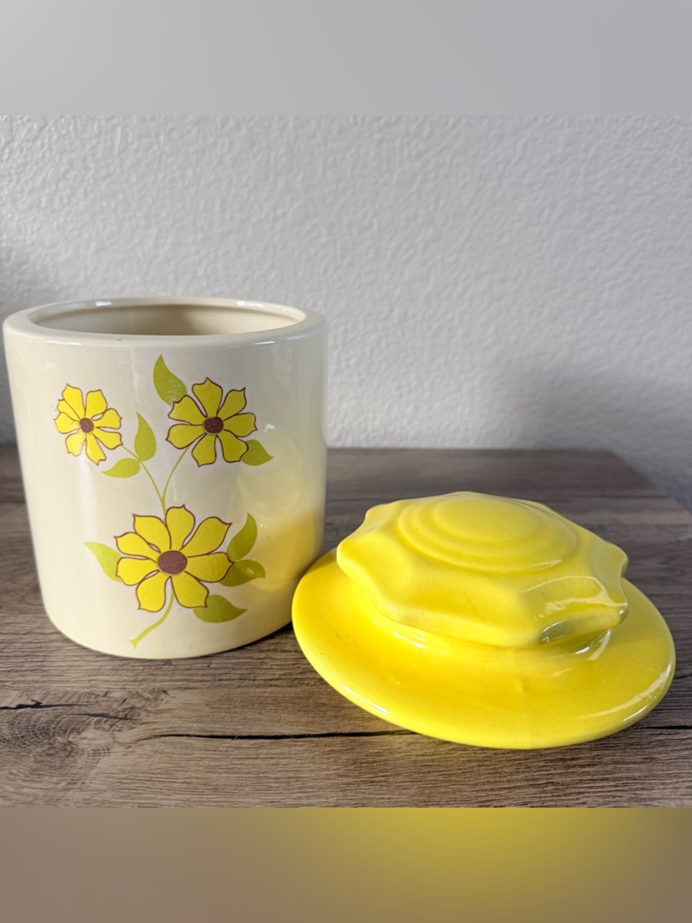 Vintage Holiday Designs Yellow Flowers CeramicGlazed Canister Yellow Lid Retro - Picture 3 of 11